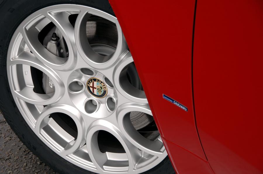 Колеса Alfa Romeo Brera (939D) 2006 года  (UK) (фото 16 из 52)